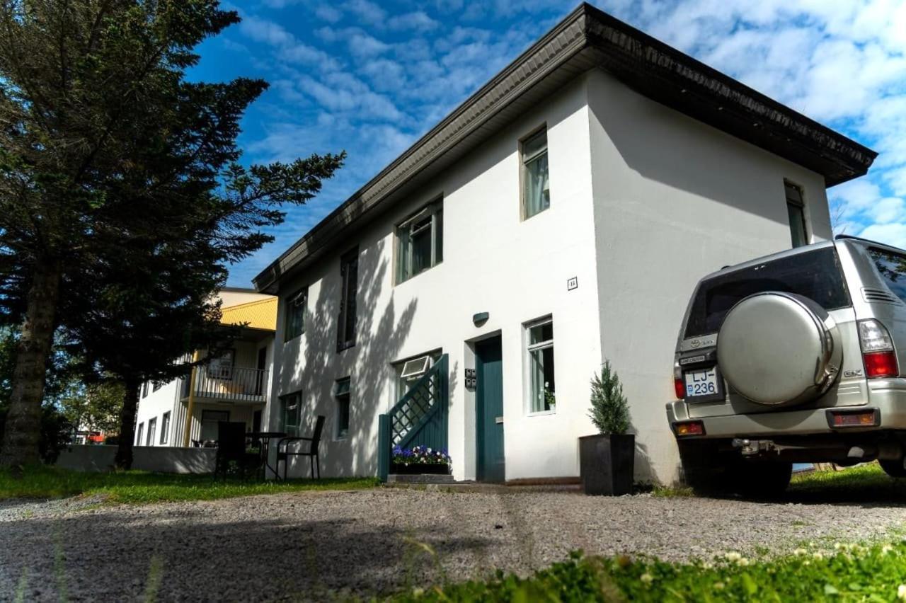 B&B Rooms Husavik 1 エクステリア 写真