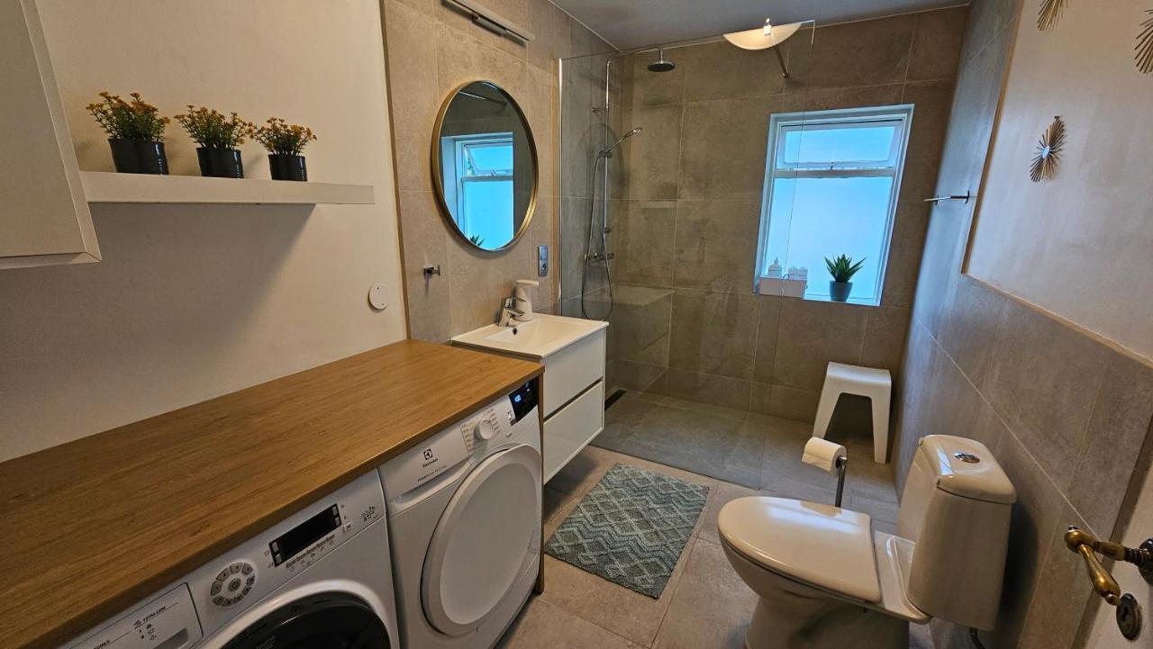 B&B Rooms Husavik 1 エクステリア 写真
